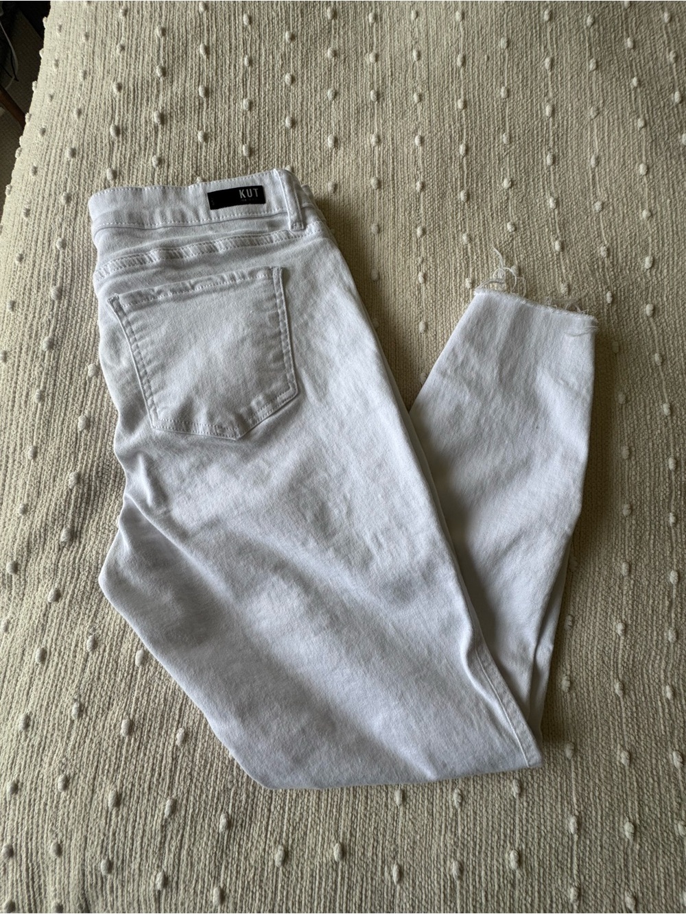Like new Kut from the Kloth White Slim Frayed Ankle Crop Jeans